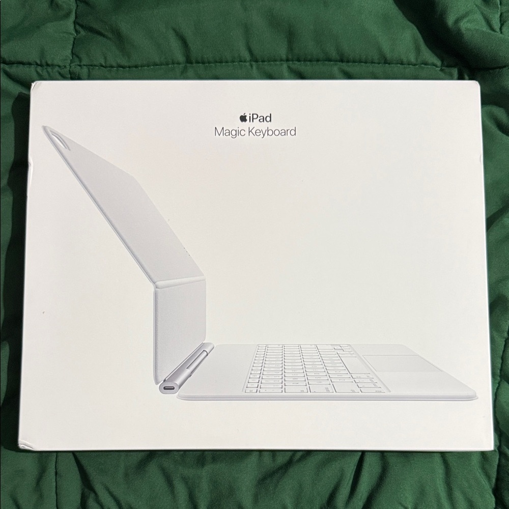 Apple iPad Magic Keyboard - Crisp White